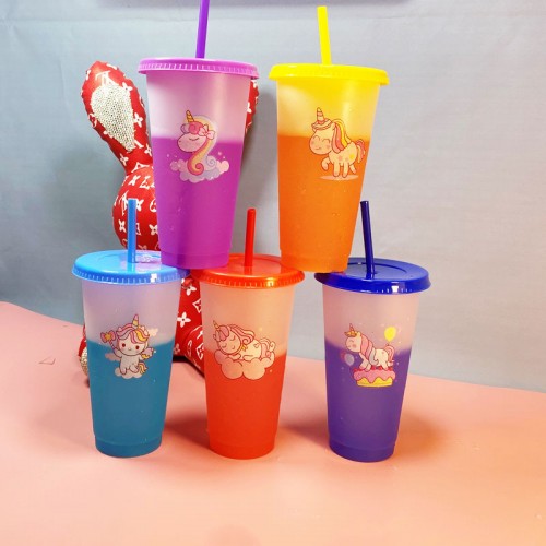 Vasos de unicornio paquete de 5 vasos mágicos cambian color con tapa + popote *18*10*8cm* BZ508