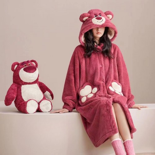 Pijama de Strawberry Bear (nariz tridimensional) 4 tamaños: M/L/XL/XXL FZ140