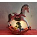 Decoración navideña para la casa de caballo con juguetes debajo con luces led y música de navidad 19.5*7*21cm. (USA PILAS) SDD1180