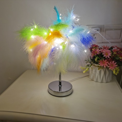 Lámpara de mesa colorida con plumas USB 28*30cm SDD1222