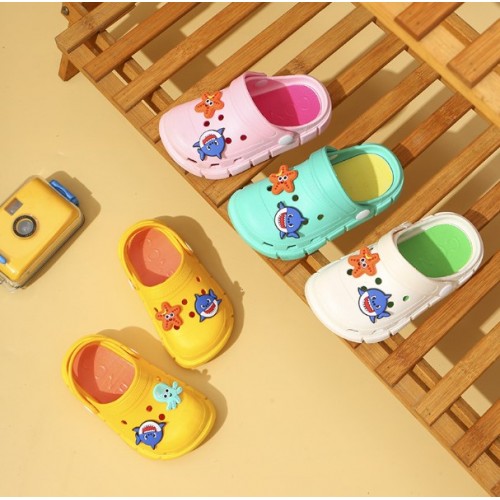 Sandalias infantiles cómodas y antideslizantes  3 Tallas surtidas # 30-31, 32- 33, 34-35, 5 colores surtidos  TX221