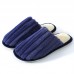 Sandalias afelpadas con lineas en relieve con 3 colores surtidos (Tamaños surtidos EUR 40-41,42-43,44-45) 20 ganchos por caja TX708